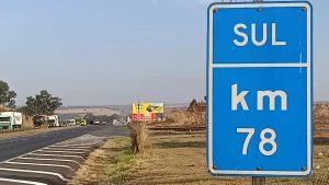 verificação de outdoor com foto