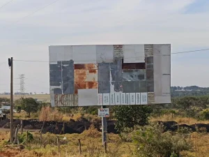 verificação de outdoor com foto